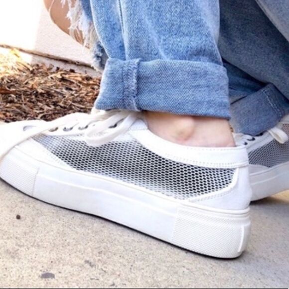 MIA White Parson Lace-Up Sneakers NWT Size 9 - Picture 2 of 11